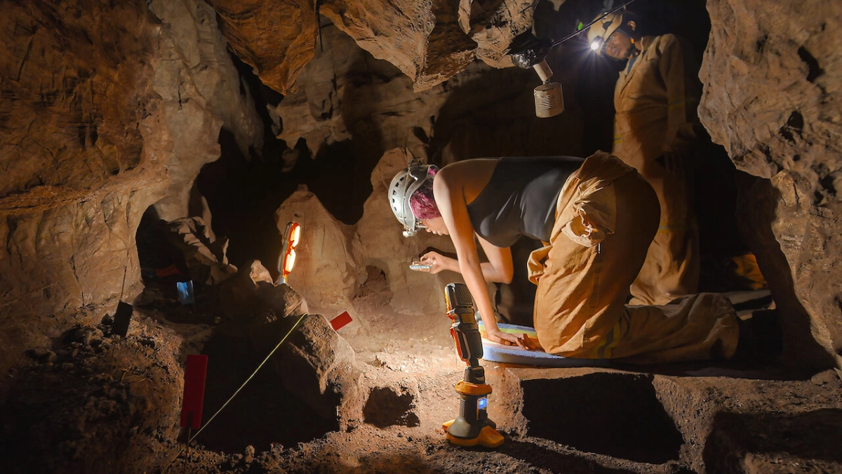 Ẩn số Trái đất: Hang hài cốt (Unknown: Cave of Bones)