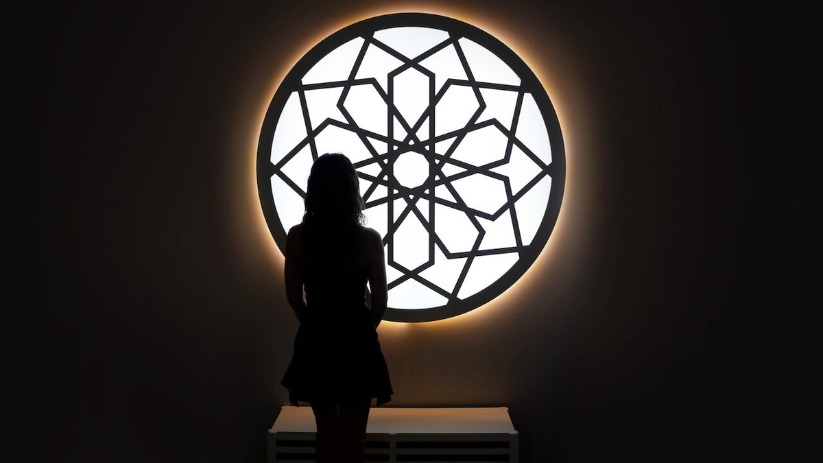 Yêu là mù quáng, Habibi (Love Is Blind, Habibi)